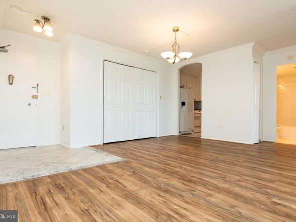4600 S Four Mile Run Drive 1207, Arlington VA 22204