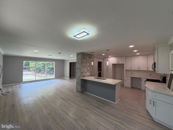 413 Asbury Avenue, Elkins Park PA 19027