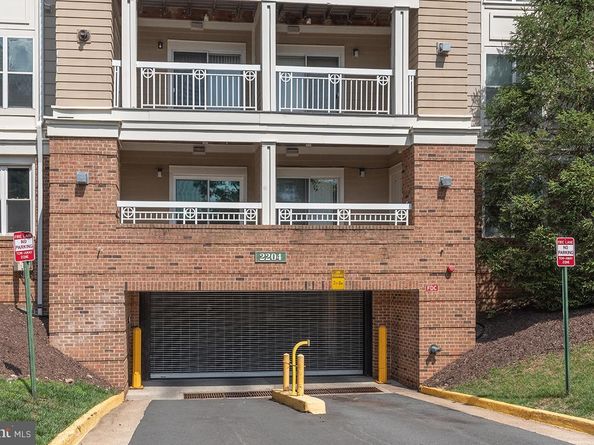 2204 Westcourt Lane 317, Herndon VA 20170