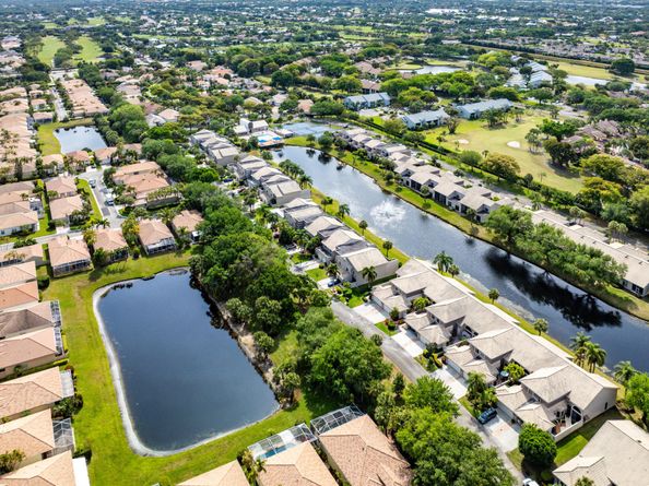 5285 Monterey Circle E, Delray Beach FL 33484