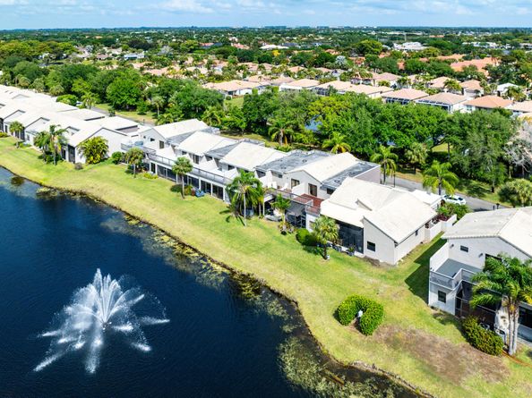 5285 Monterey Circle E, Delray Beach FL 33484