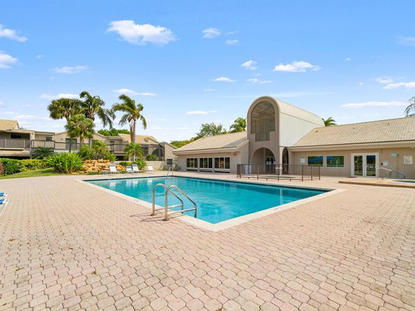 5285 Monterey Circle E, Delray Beach FL 33484