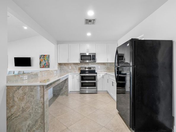 5285 Monterey Circle E, Delray Beach FL 33484