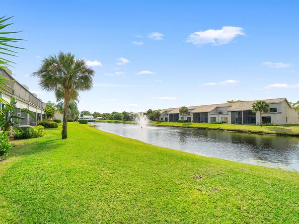 5285 Monterey Circle E, Delray Beach FL 33484