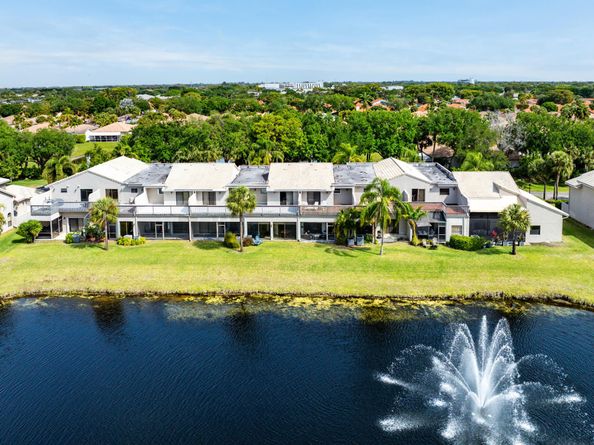 5285 Monterey Circle E, Delray Beach FL 33484