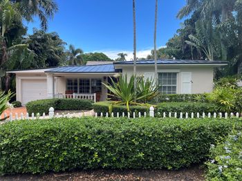 710 NE 16th Ave