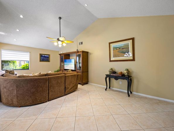 6104 Belleza Lane, Boca Raton FL 33433