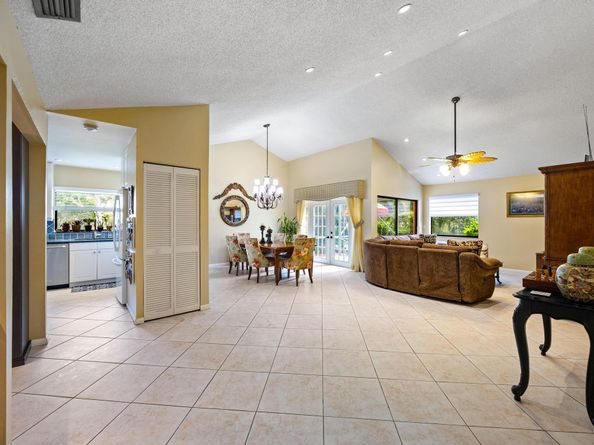 6104 Belleza Lane, Boca Raton FL 33433