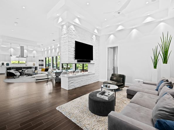 1710 Middle River Dr, Fort Lauderdale FL 33305