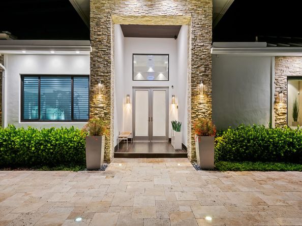 1710 Middle River Dr, Fort Lauderdale FL 33305