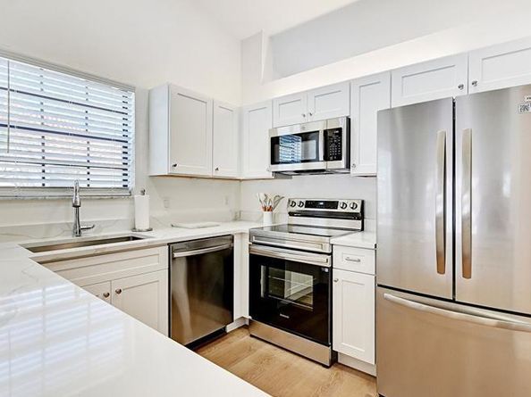 810 Congressional Way 810, Deerfield Beach FL 33442
