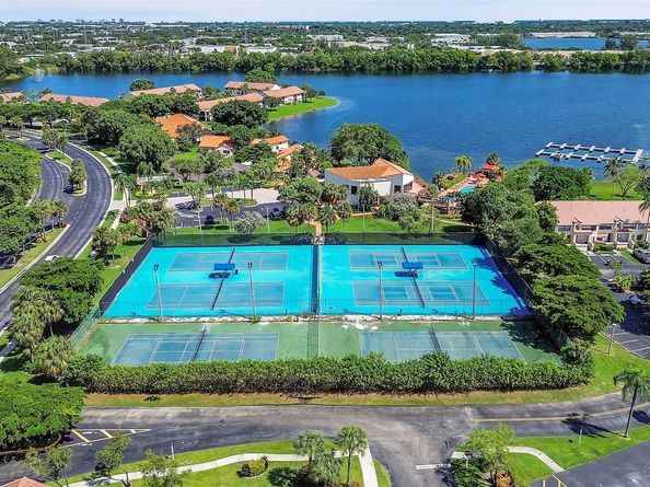 810 Congressional Way 810, Deerfield Beach FL 33442