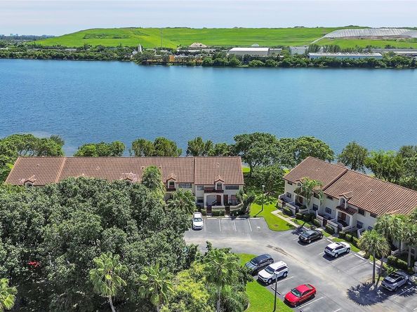 810 Congressional Way 810, Deerfield Beach FL 33442