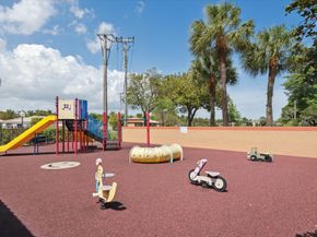 810 Congressional Way 810, Deerfield Beach FL 33442