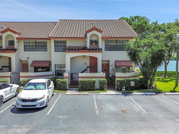 810 Congressional Way 810, Deerfield Beach FL 33442