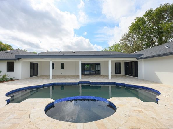 15901 SW 54 Place, Southwest Ranches FL 33331