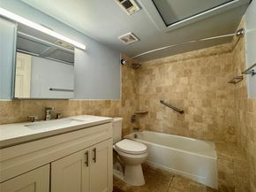 124 NE 19th Ct 102B, Wilton Manors FL 33305