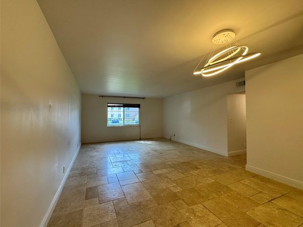 124 NE 19th Ct 102B, Wilton Manors FL 33305