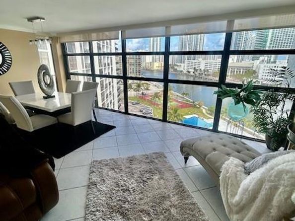 200 Leslie Dr 915, Hallandale Beach FL 33009