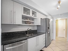 200 Leslie Dr 915, Hallandale Beach FL 33009