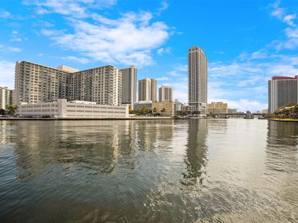 200 Leslie Dr 915, Hallandale Beach FL 33009