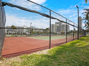 200 Leslie Dr 915, Hallandale Beach FL 33009