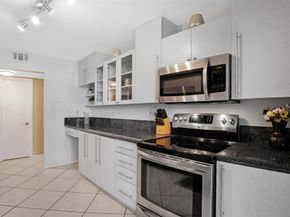 200 Leslie Dr 915, Hallandale Beach FL 33009