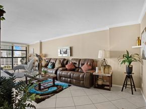 200 Leslie Dr 915, Hallandale Beach FL 33009