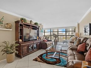 200 Leslie Dr 915, Hallandale Beach FL 33009