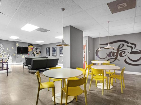 200 Leslie Dr 915, Hallandale Beach FL 33009