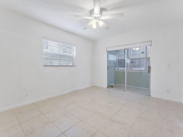 877 Flanders S, Delray Beach FL 33484