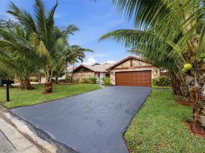 10949 NW 1st Manor, Coral Springs FL 33071