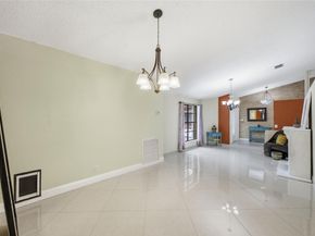 10949 NW 1st Manor, Coral Springs FL 33071