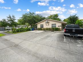 2840 NW 13th Court 12, Fort Lauderdale FL 33311