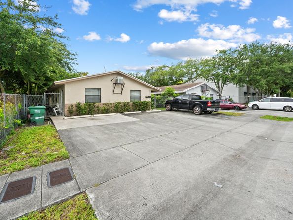 2840 NW 13th Court 12, Fort Lauderdale FL 33311