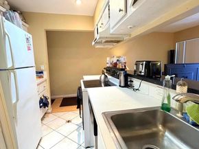 5326 NE 6th Avenue 23 H, Oakland Park FL 33334