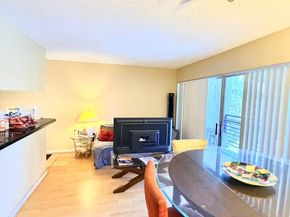 5326 NE 6th Avenue 23 H, Oakland Park FL 33334