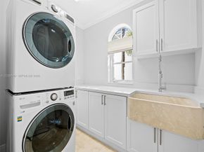 821 SE 2nd Court, Fort Lauderdale FL 33301