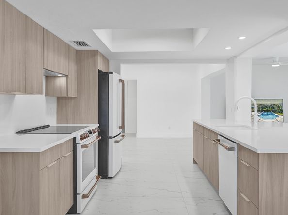 2030 N 54th Avenue, Hollywood FL 33021