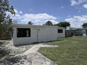235 SW 21st Way, Fort Lauderdale FL 33312