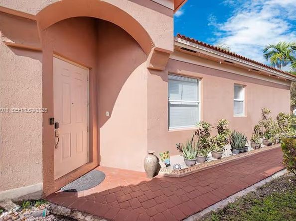 2327 NE 37th Terrace, Homestead FL 33033