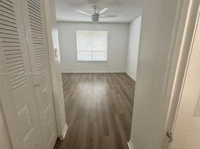 911 Coral Club Drive 911, Coral Springs FL 33071
