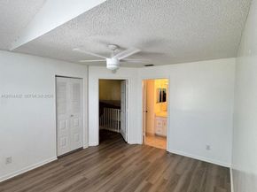 911 Coral Club Drive 911, Coral Springs FL 33071