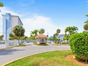 400 Kings Point Drive 309, Sunny Isles Beach FL 33160