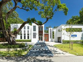 5940 SW 37th Avenue, Dania Beach FL 33312