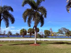 2204 Lake Osborne Drive 5, Lake Worth Beach FL 33461