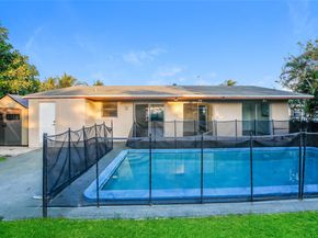 1411 SW 5th Ter, Deerfield Beach FL 33441