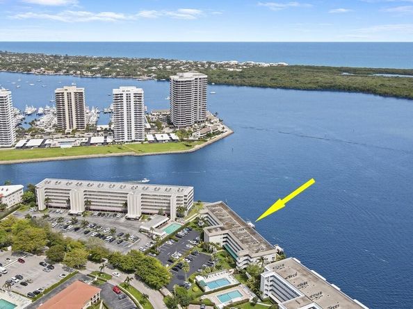 52 Yacht Club Drive 402, North Palm Beach FL 33408