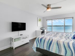 52 Yacht Club Drive 402, North Palm Beach FL 33408