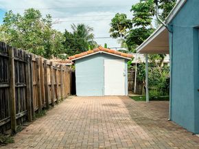 531 NE 61st St, Oakland Park FL 33334